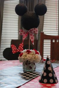 DIY Minnie Mouse Centerpiece