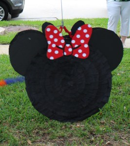 DIY Minnie Mouse Pinata